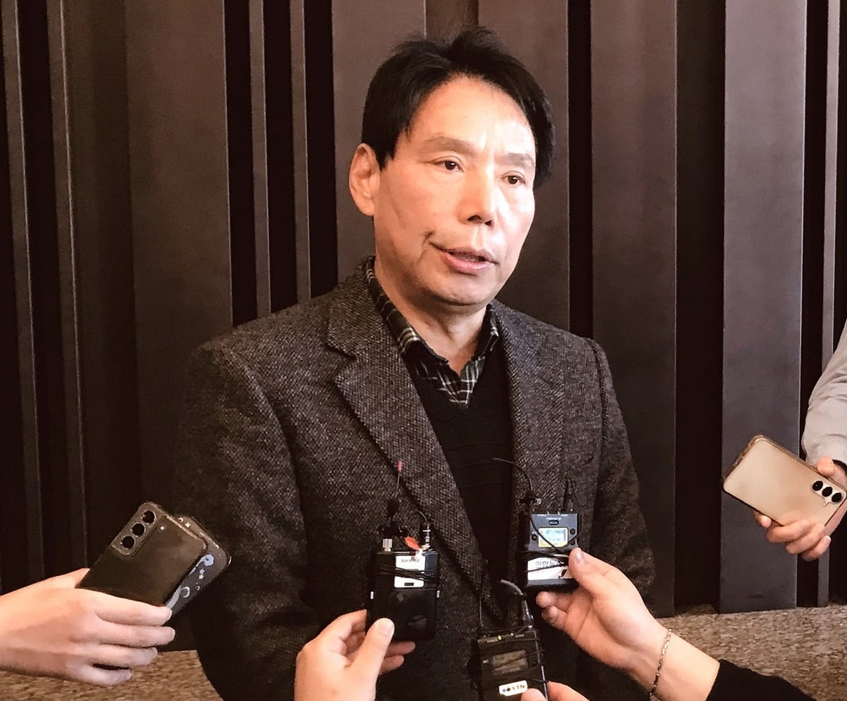 克罗斯即将前往伯纳乌，现场观看皇马和黄潜的西甲比赛